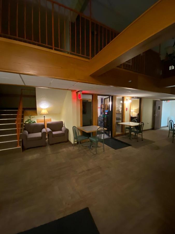 Bison Plains Lodge Moorhead Экстерьер фото