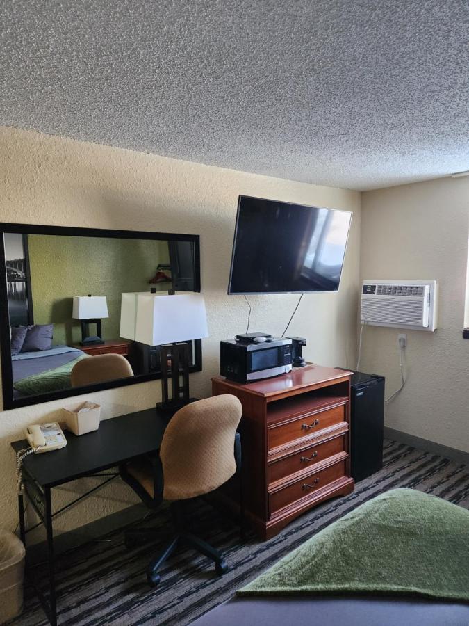 Bison Plains Lodge Moorhead Экстерьер фото