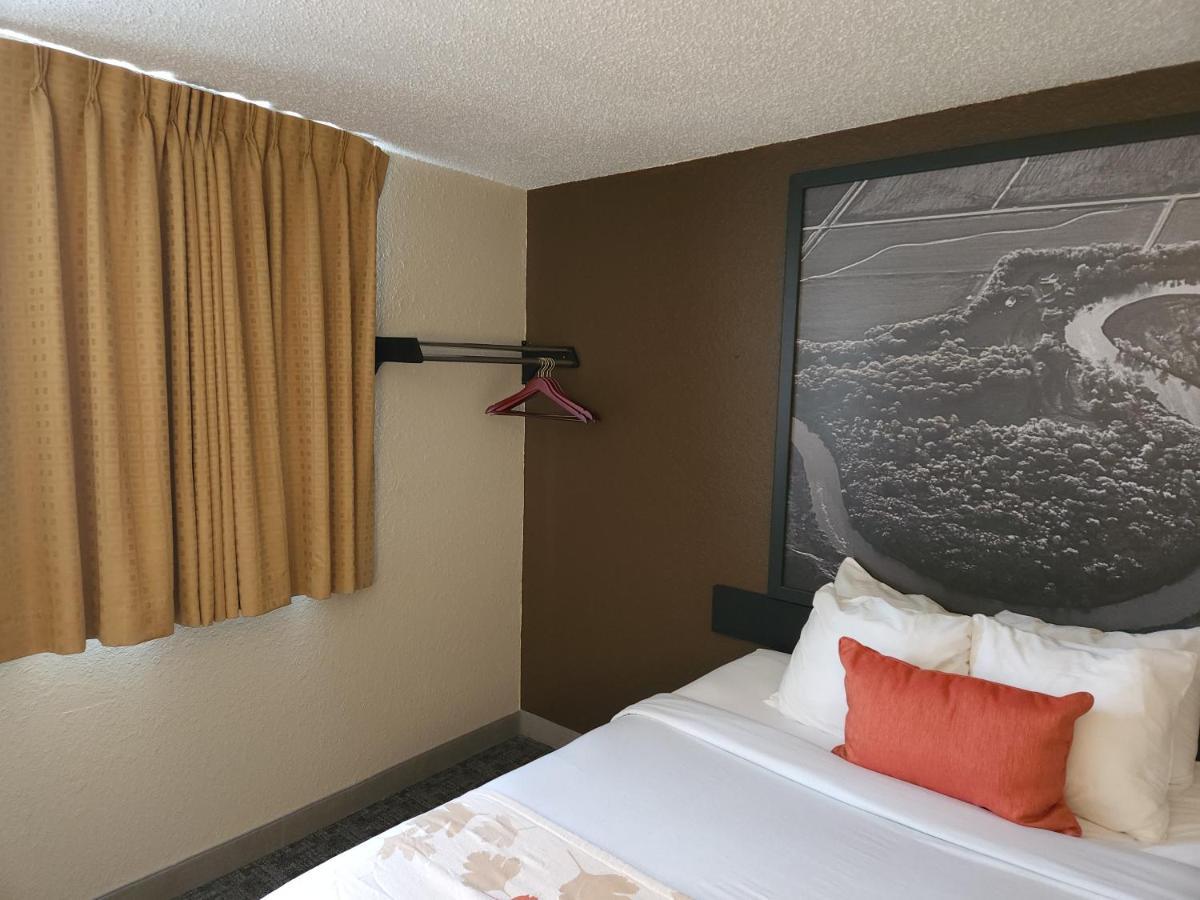 Bison Plains Lodge Moorhead Экстерьер фото