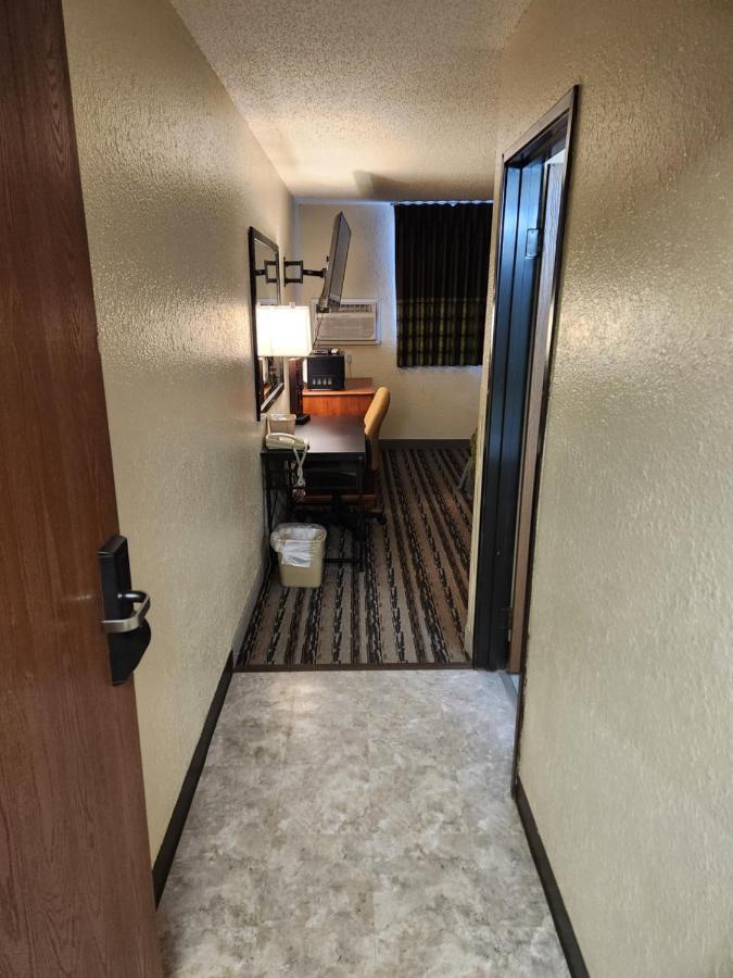 Bison Plains Lodge Moorhead Экстерьер фото
