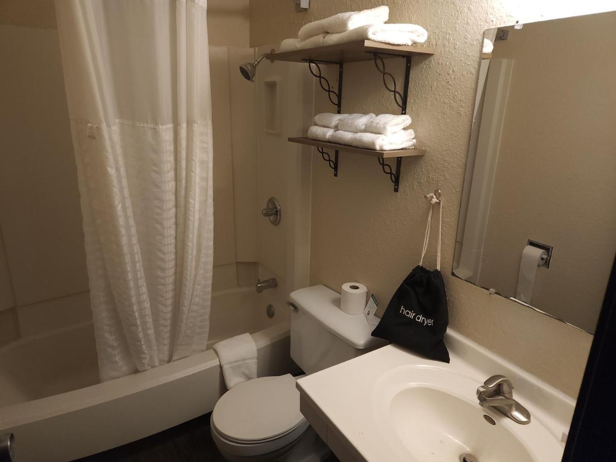 Bison Plains Lodge Moorhead Экстерьер фото